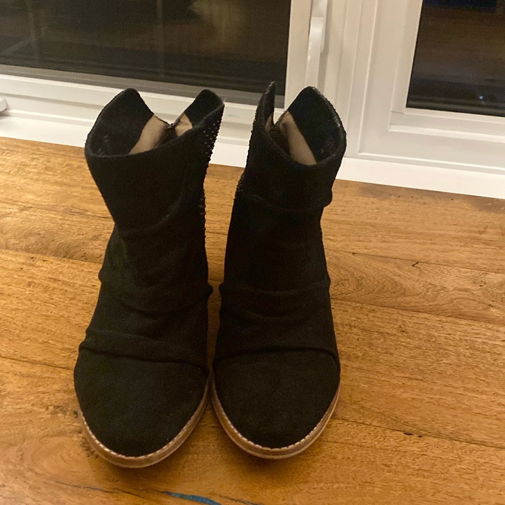 Splendid rodeo slouchy black suede ankle boots with metal studs Size 8